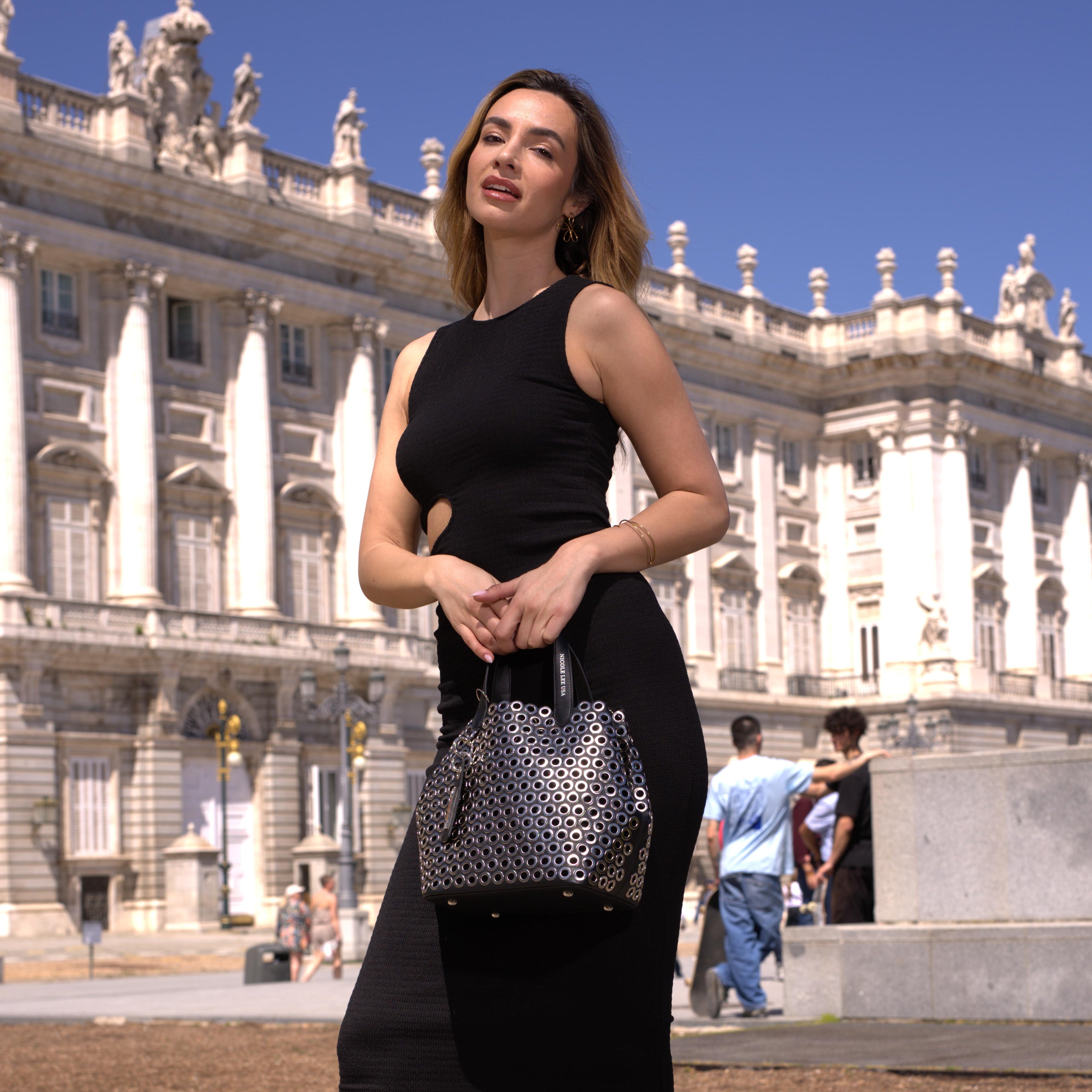 BOLSO SATCHEL CON BORDE DE OJALES (PLATA)