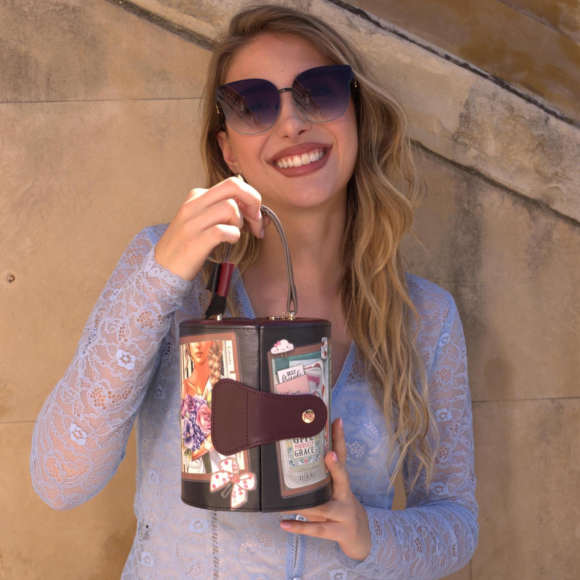 CAIXA DE JOIAS CILÍNDRICA MÚLTIPLA (<tc>NOSTALGIA</tc>)