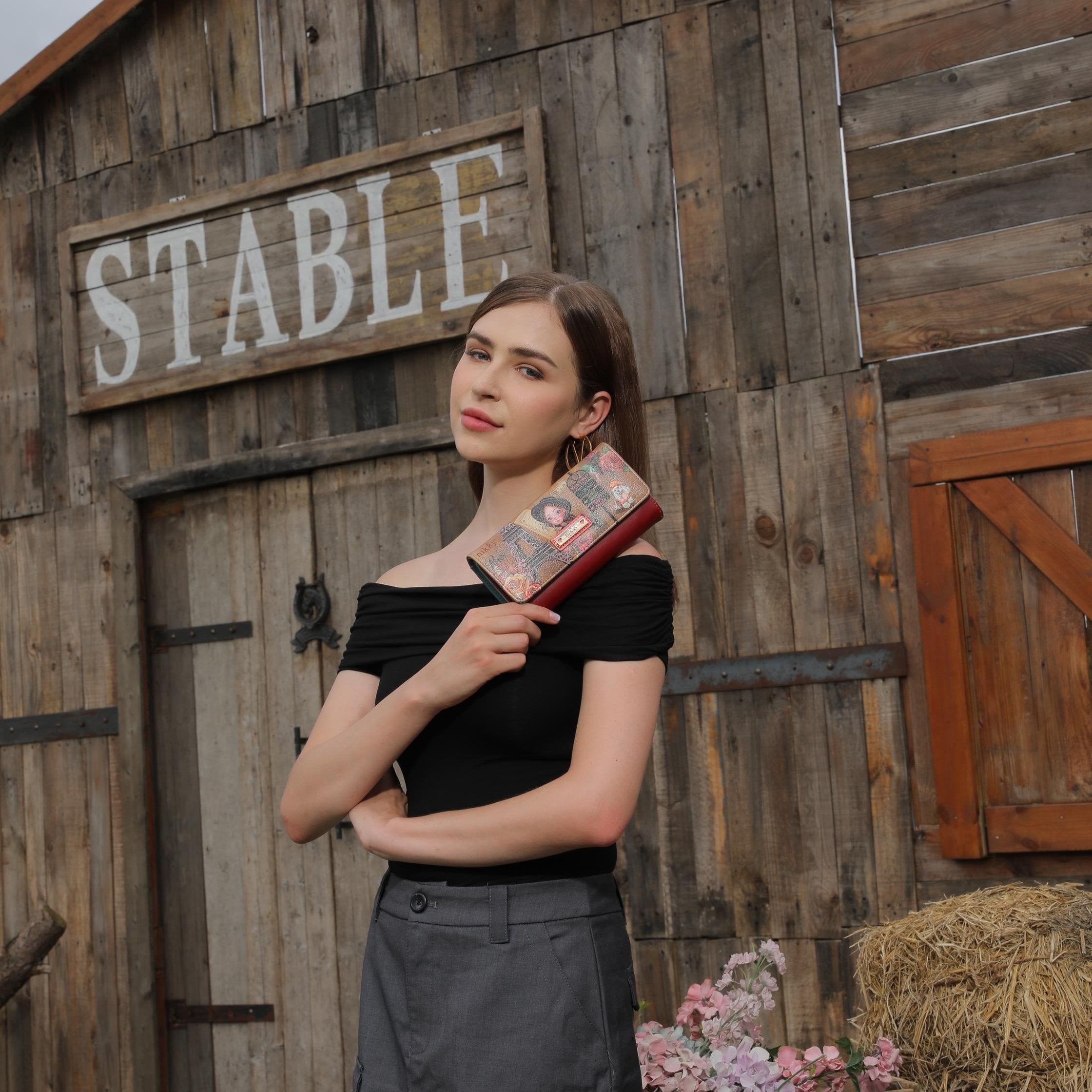 BILLETERA TRIPLE V.2 (EMILY GOES PARIS)