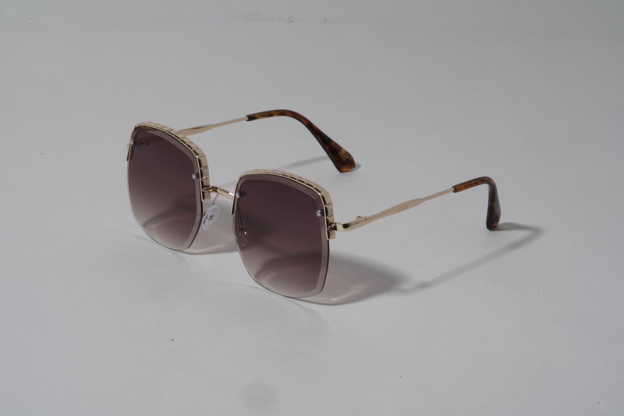 ÓCULOS DE SOL GEOMÉTRICOS NK MARROM