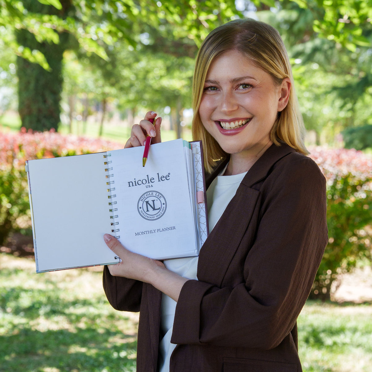 AGENDA ESPIRAL CON BOLSILLO CON CREMALLERA Y NOTAS ADHESIVAS (LONDON EYE-MARRON)