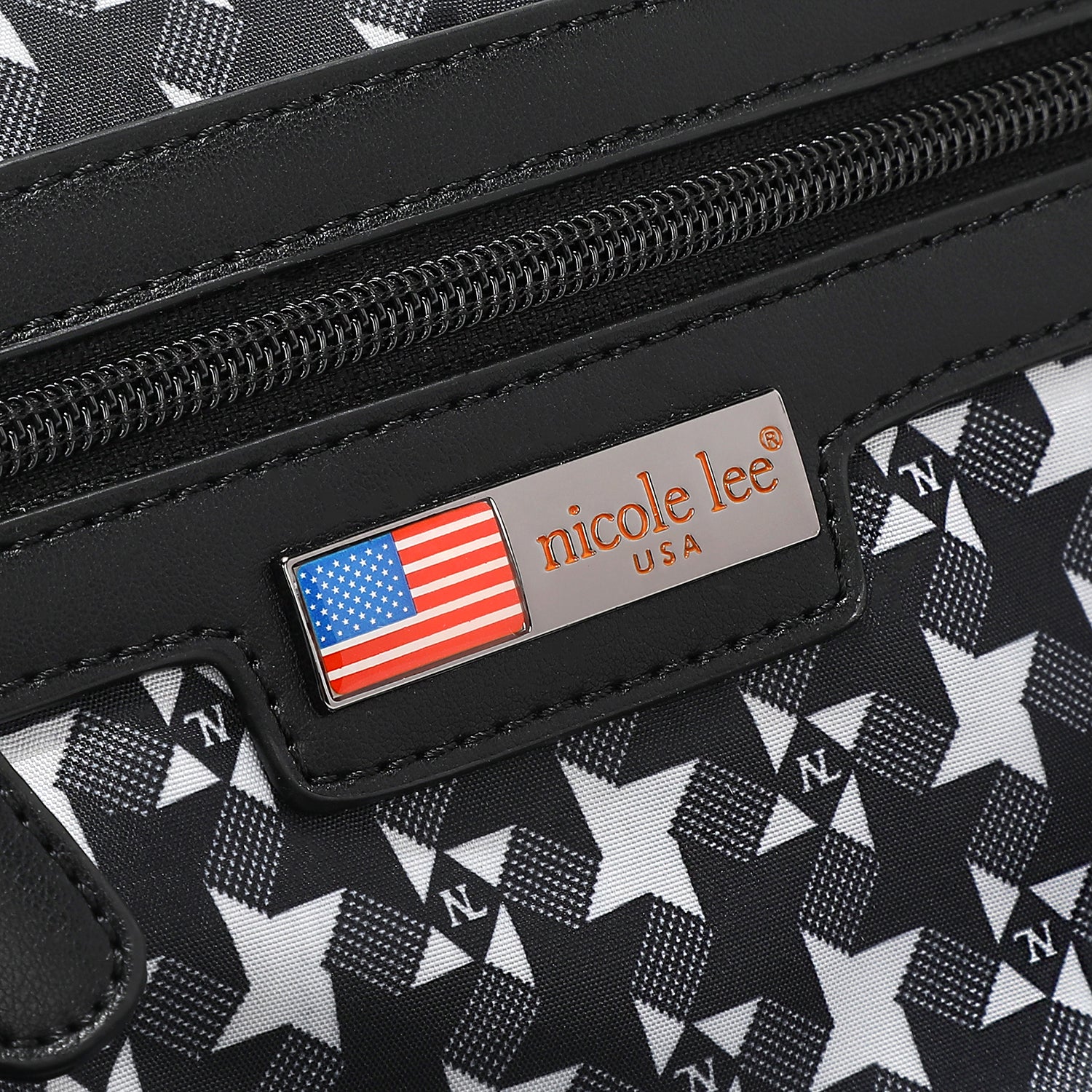 MOCHILA GRANDE ACOLCHOADA (PRETA)