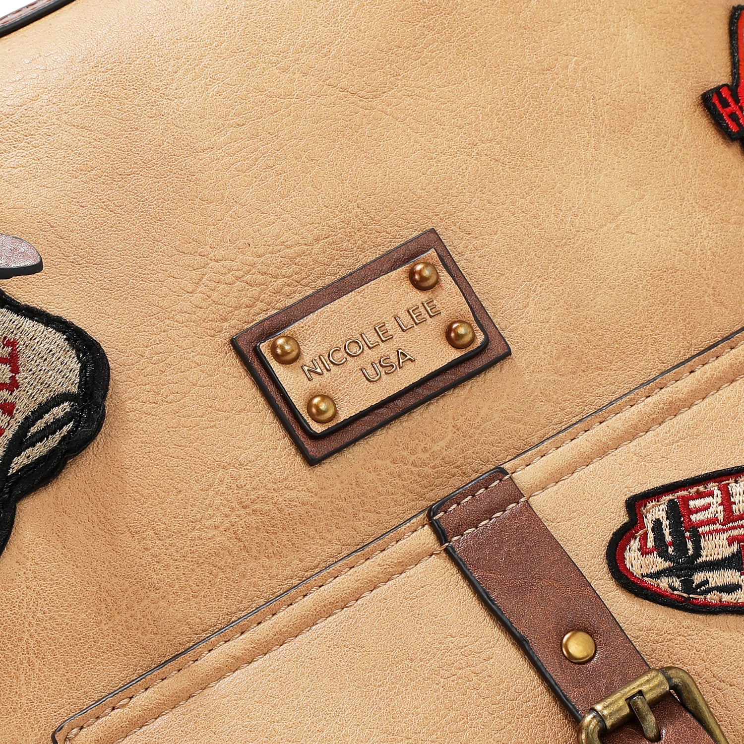 BOLSO HOBO CON PARCHE VINTAGE (MARRON)