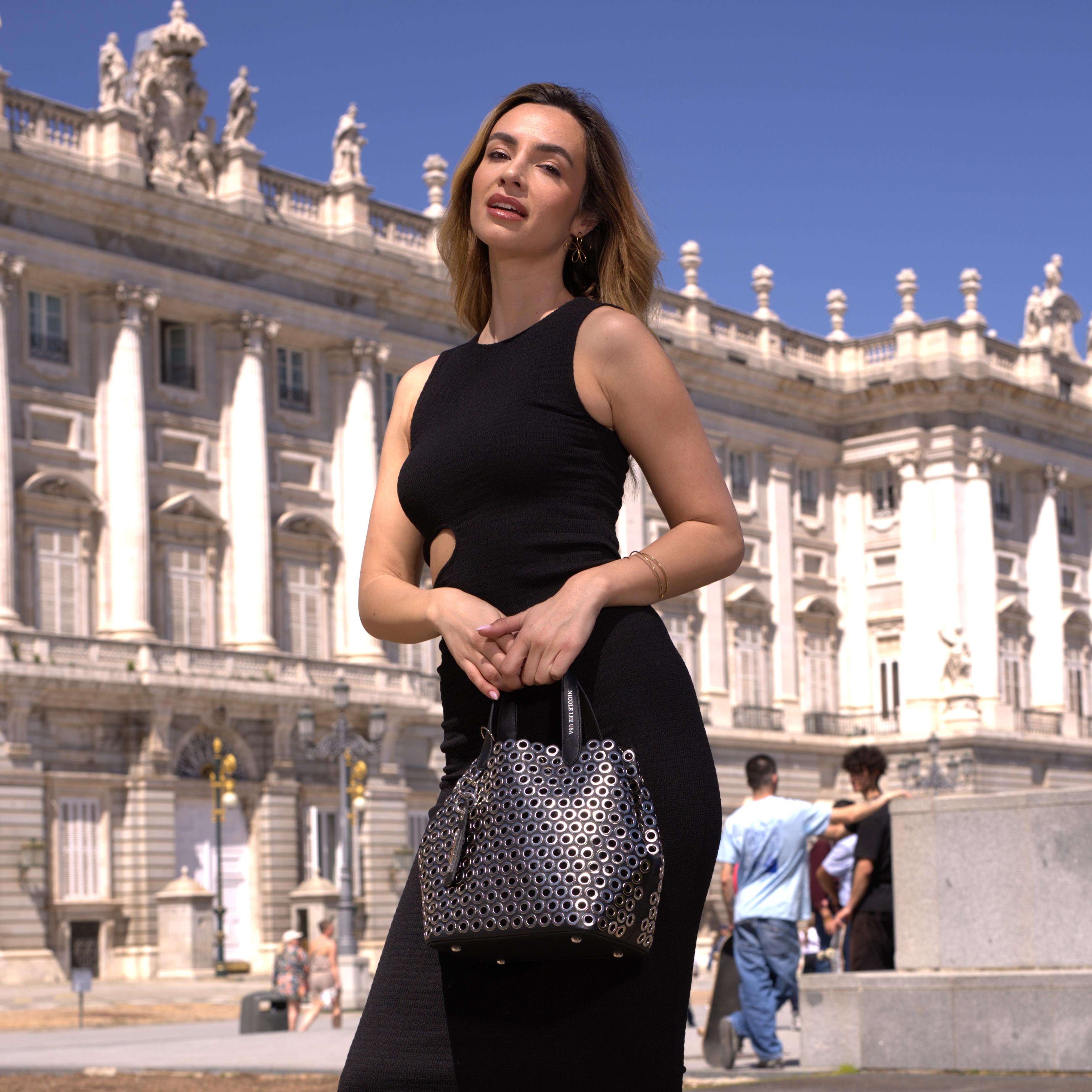BOLSO SATCHEL CON BORDE DE OJALES (NEGRO)
