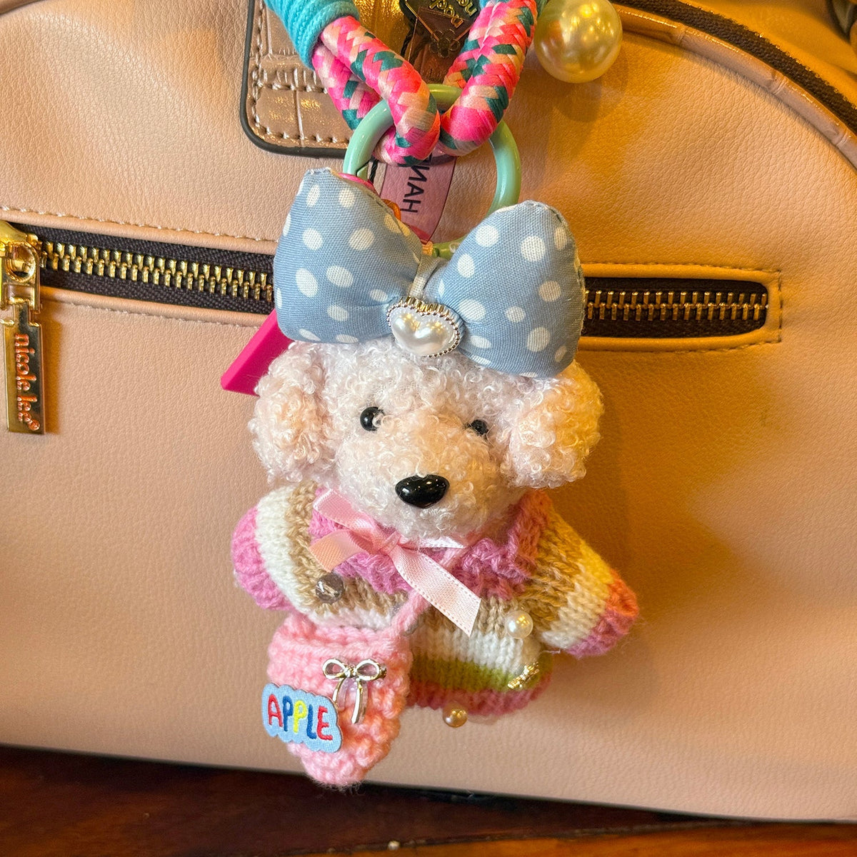 CHARM DE MANZANA "OSO KIKI"