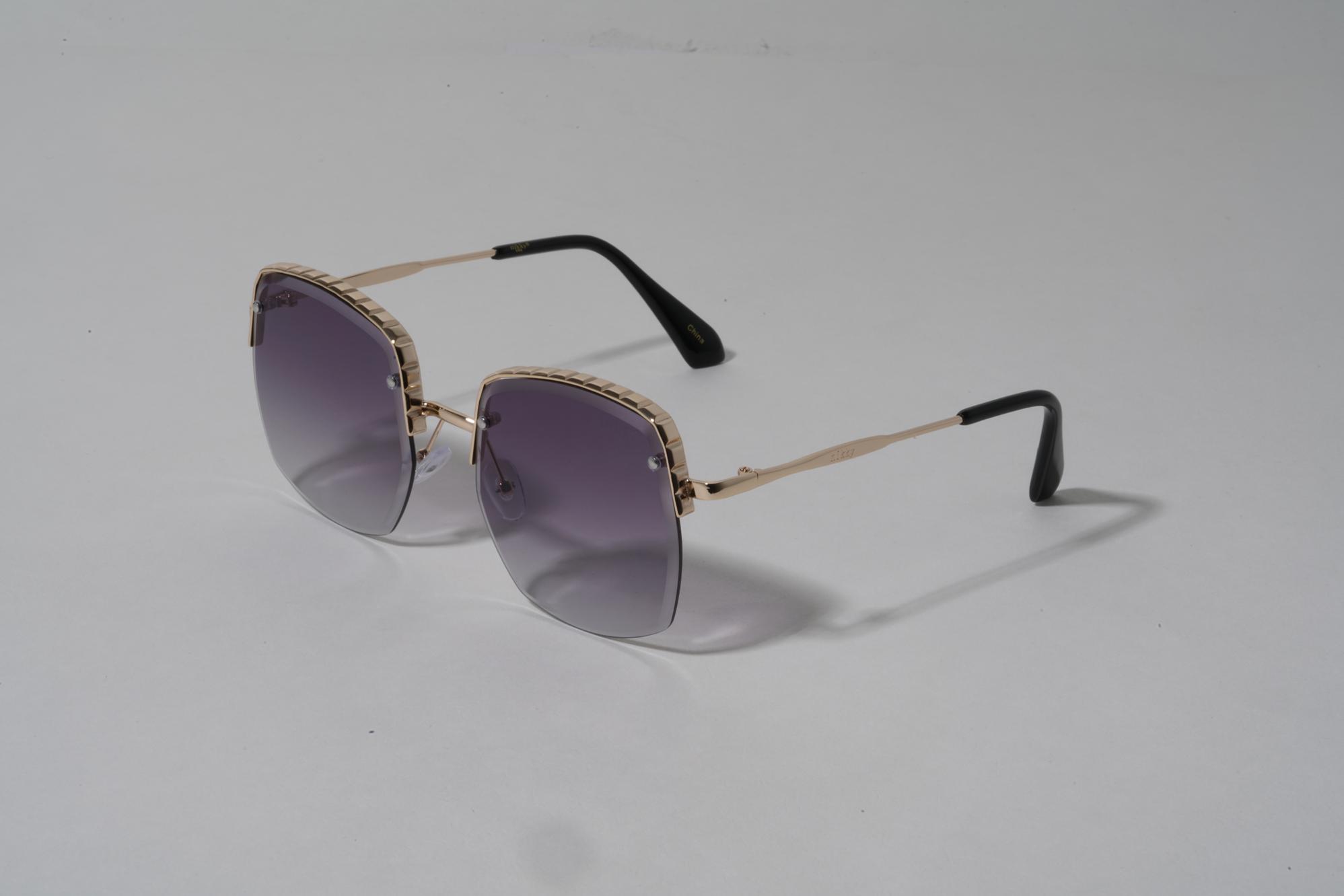 ÓCULOS DE SOL GEOMÉTRICOS NK PRETOS