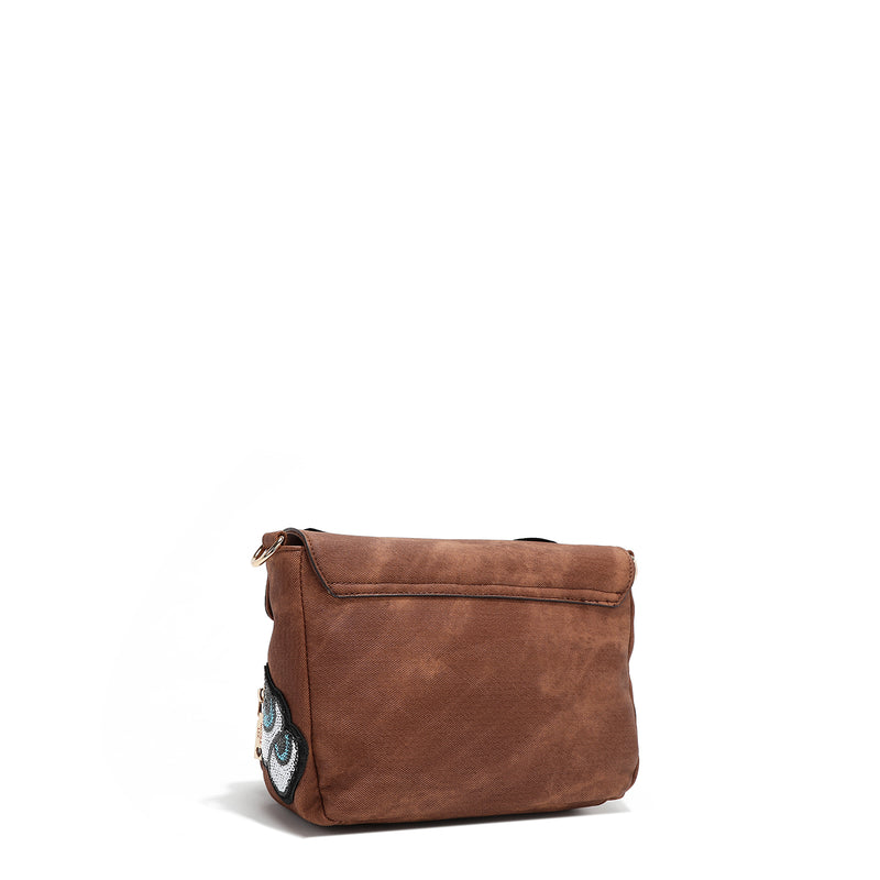 CROSSBODY BAG WITH FLAP AND MULTIPLE PATCHES (BROWN)