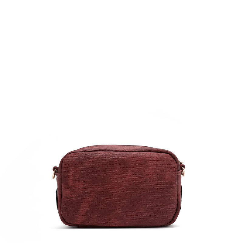 BORSA A TRACOLLA CON PATCH MULTIPLI (ROSSO)