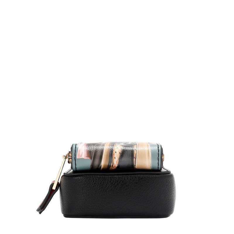 CROSSBODY-TELEFONHÜLLE MIT KLAPPE (<tc>LADIES NIGHT OUT</tc>)