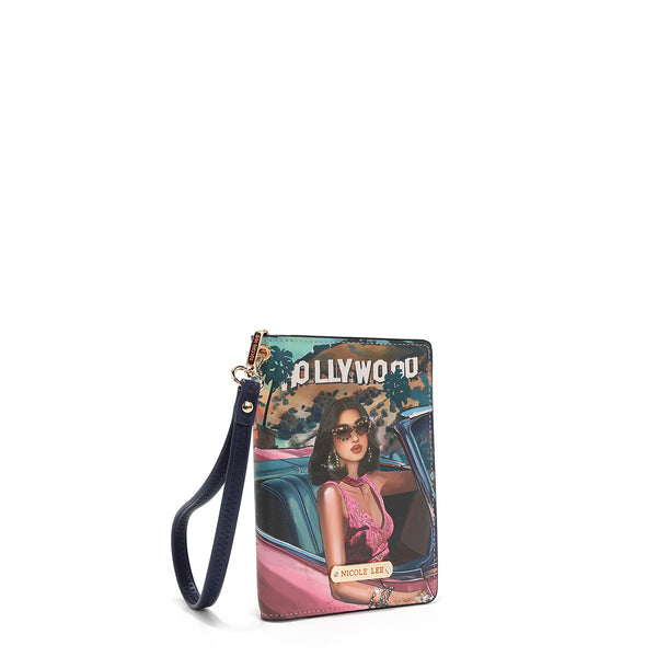 REISEPASSBRIEFTASCHE MIT RIEMEN (<tc>HOLLYWOOD DRIVE</tc> )