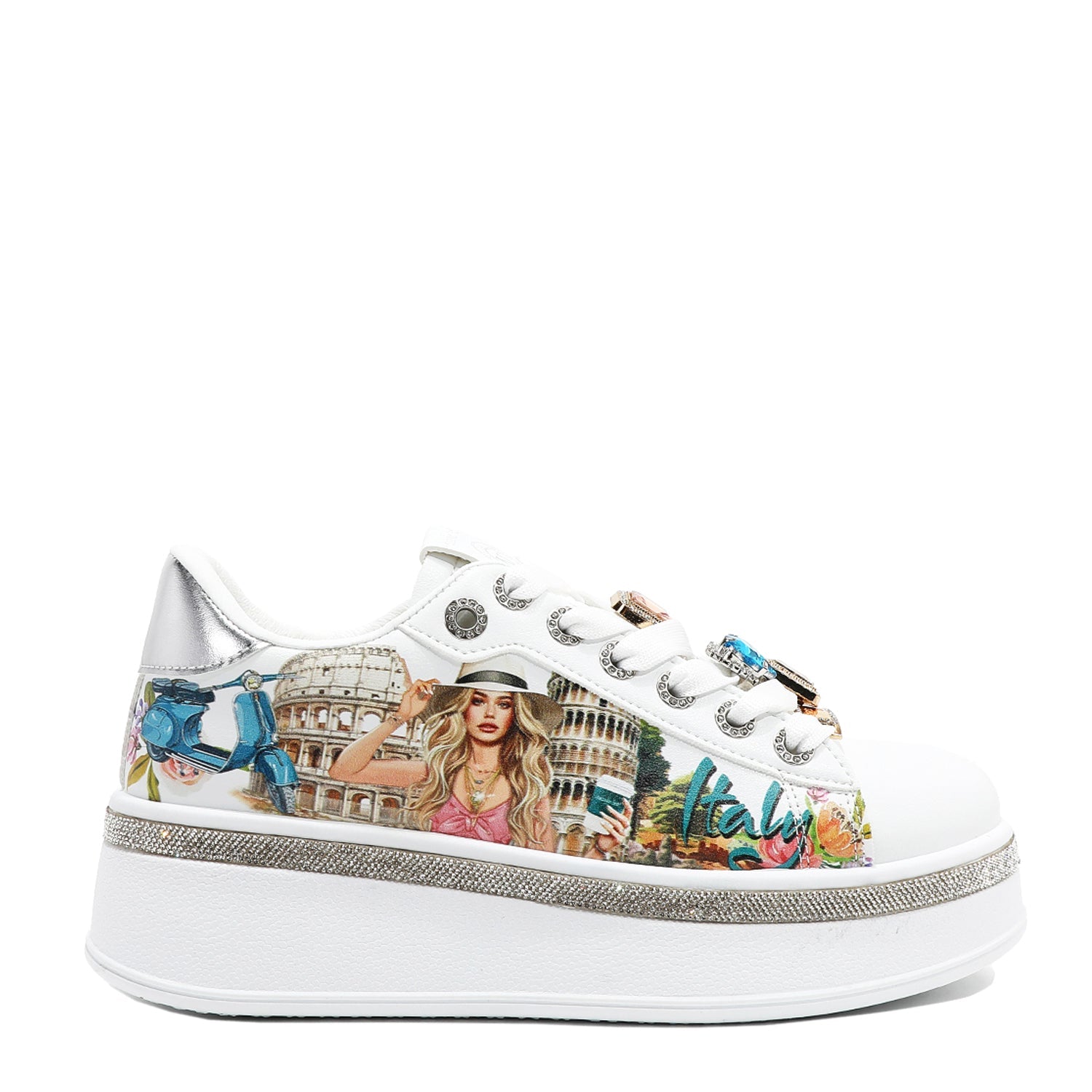 SNEAKERS ALLA MODA CON STRASS (<tc>MARTHA TRAVELS ITALY</tc>)